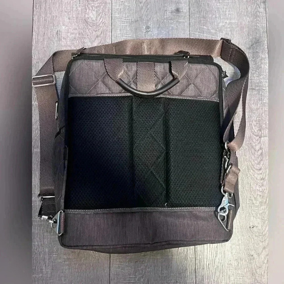 PAPERCLIP DIAPER
BAG - BEAR - Picture 6 of 7